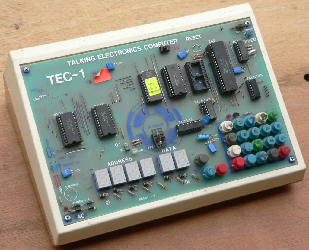 Tec-1_Z80_Computer TEC-1 (via Wikipedia)